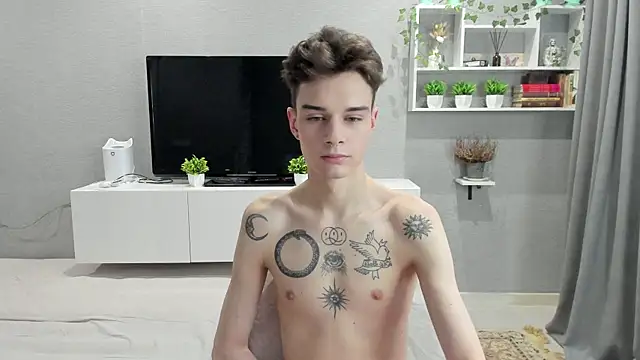 Snapshot of avegothy- chatting on 02.11.25 avegothy- online show from 02.11.25