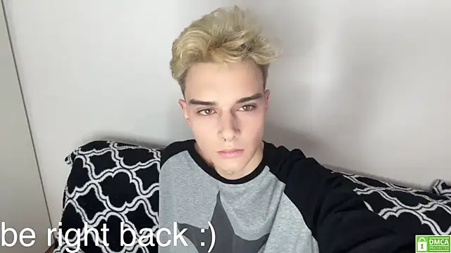 Snapshot of avegothy- chatting on 11.15.25 avegothy- online show from 11.15.25