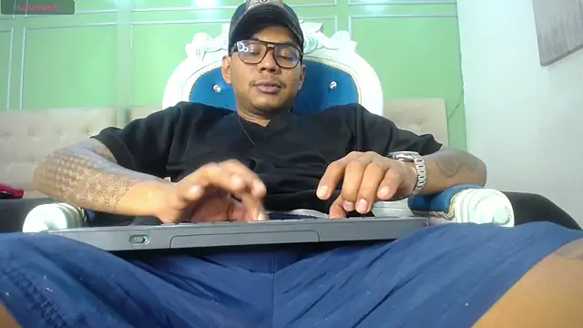 Snapshot of Saipadpuer30 chatting on 02.23.25 Saipadpuer30 online show from 02.23.25