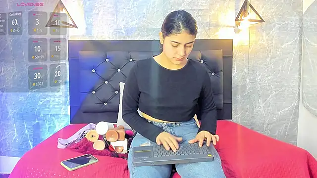 Snapshot of emberhodson chatting on 09.14.25 emberhodson online show from 09.14.25