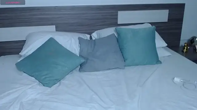 Liiamthompson online show from 03.24.26