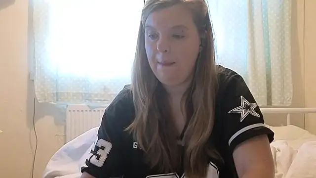 Snapshot of Demi_WelshX chatting on 10.20.25 Demi WelshX online show from 10.20.25