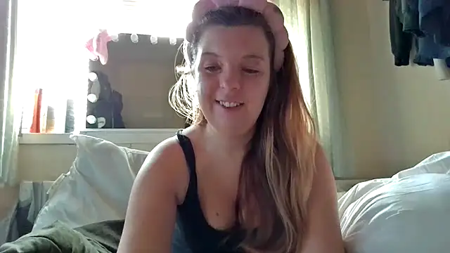 Snapshot of Demi_WelshX chatting on 11.18.25 Demi WelshX online show from 11.18.25