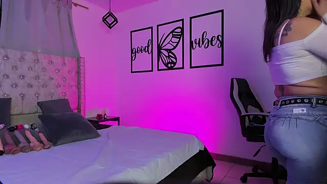 nicolee millerr online show from 04.13.26