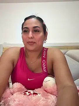 Snapshot of dulcehot_1502 chatting on 02.19.25 dulcehot 1502 online show from 02.19.25