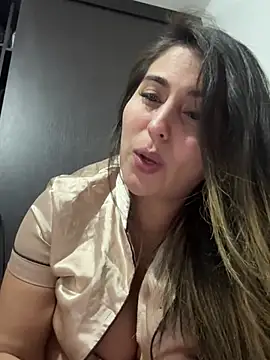 Snapshot of dulcehot_1502 chatting on 03.11.25 dulcehot 1502 online show from 03.11.25