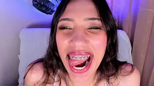Miss veronicaa2 online show from 04.29.26