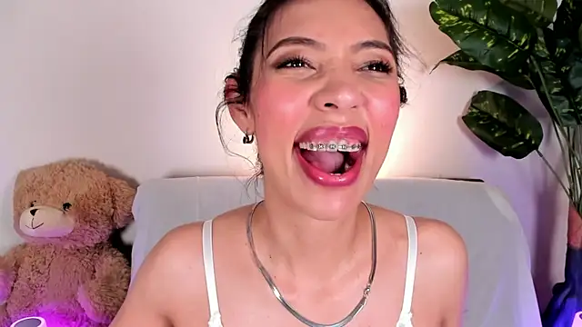 Miss veronicaa2 online show from 05.08.26