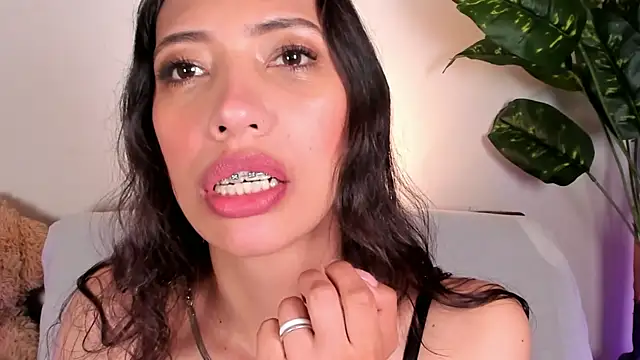 Miss veronicaa2 online show from 05.22.26