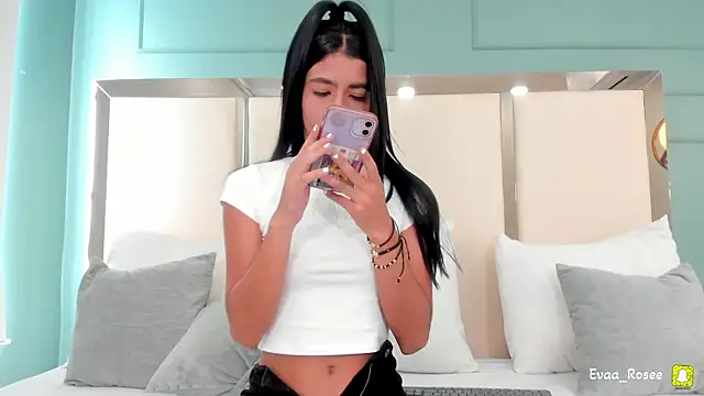 Snapshot of eva_roseee chatting on 09.23.25 eva roseee online show from 09.23.25