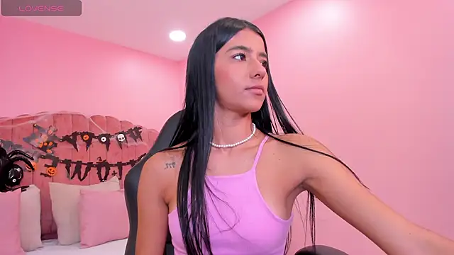 Snapshot of eva_roseee chatting on 10.21.25 eva roseee online show from 10.21.25