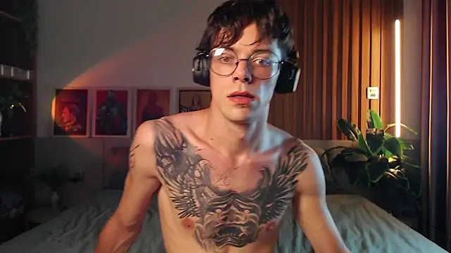 William Henry  online show from 04.10.26