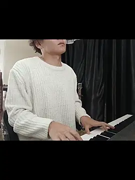 Snapshot of ChaseMl chatting on 12.01.25 ChaseMl online show from 12.01.25