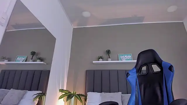 alessia leroy online show from 03.29.26