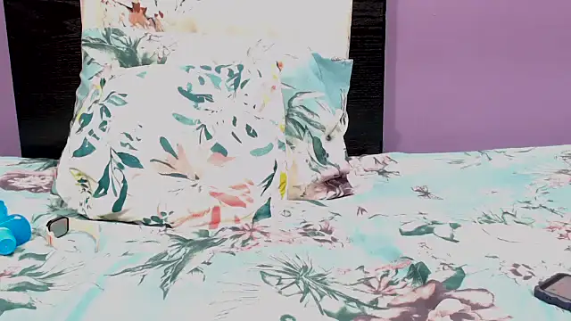 Snapshot of MissBOOBSDIVA chatting on 10.20.25 MissBOOBSDIVA online show from 10.20.25