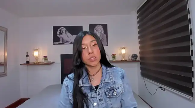 Snapshot of Nohemi_louse chatting on 01.31.25 Nohemi louse online show from 01.31.25