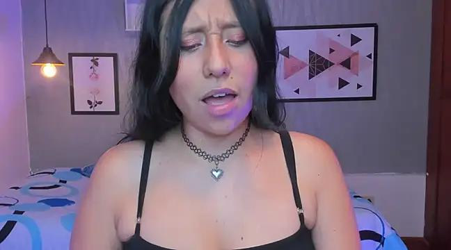 Snapshot of Nohemi_louse chatting on 02.19.25 Nohemi louse online show from 02.19.25