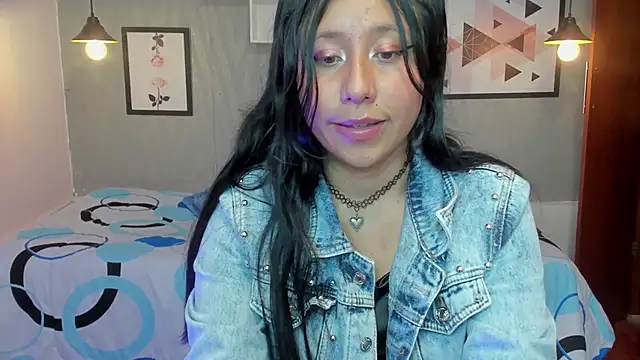 Snapshot of Nohemi_louse chatting on 02.22.25 Nohemi louse online show from 02.22.25