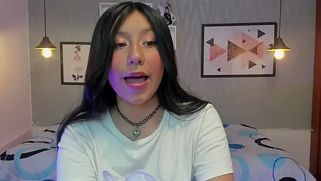 Snapshot of Nohemi_louse chatting on 02.24.25 Nohemi louse online show from 02.24.25