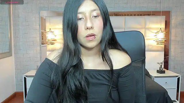 Snapshot of Nohemi_louse chatting on 09.13.25 Nohemi louse online show from 09.13.25