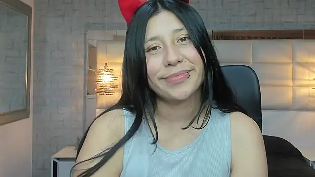 Snapshot of Nohemi_louse chatting on 10.10.25 Nohemi louse online show from 10.10.25