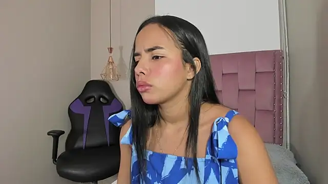 Roxy Stonee online show from 02.24.26