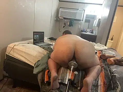 Snapshot of bigdaddy90337 chatting on 02.22.25 bigdaddy90337 online show from 02.22.25