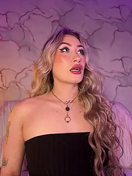 Lally Valencia   online show from 02.08.26