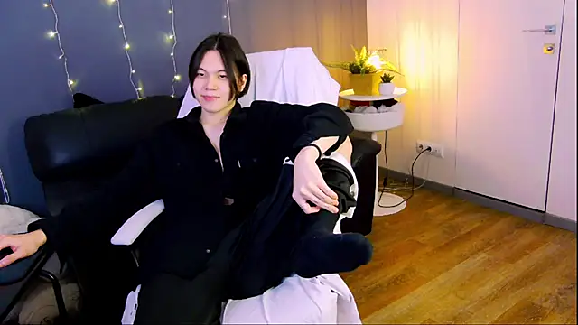 Snapshot of just_gay_ chatting on 02.05.25 just gay online show from 02.05.25