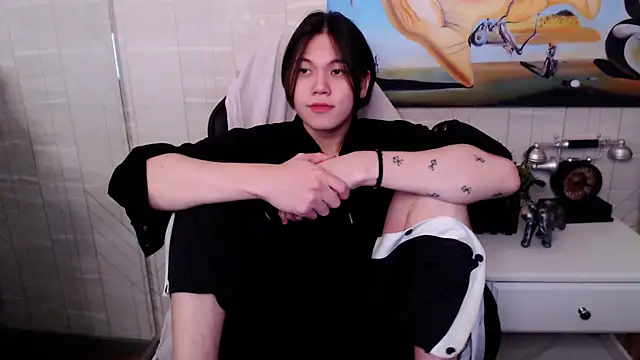 Snapshot of just_gay_ chatting on 02.06.25 just gay online show from 02.06.25