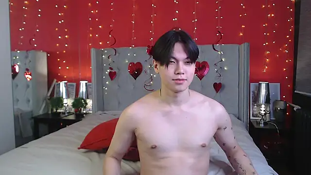 Snapshot of just_gay_ chatting on 02.11.25 just gay online show from 02.11.25