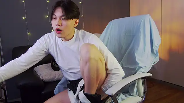 Snapshot of just_gay_ chatting on 02.15.25 just gay online show from 02.15.25