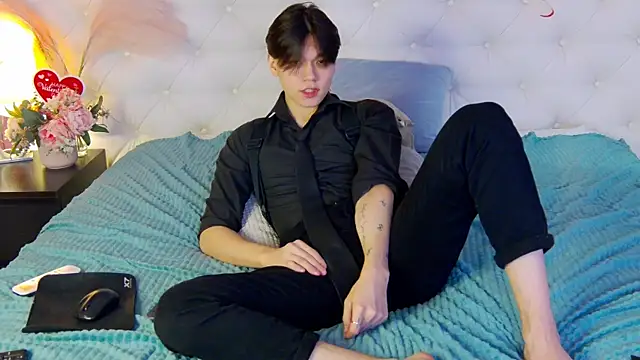 Snapshot of just_gay_ chatting on 02.19.25 just gay online show from 02.19.25