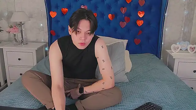 Snapshot of just_gay_ chatting on 02.26.25 just gay online show from 02.26.25