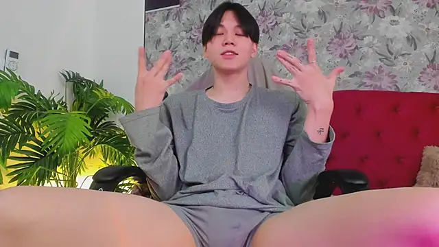 Snapshot of just_gay_ chatting on 03.05.25 just gay online show from 03.05.25