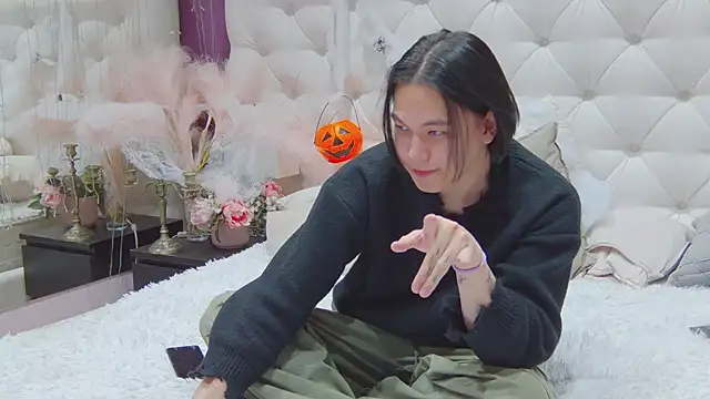 Snapshot of just_gay_ chatting on 11.01.25 just gay online show from 11.01.25