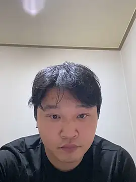 Snapshot of offwhite777 chatting on 01.30.25 offwhite777 online show from 01.30.25