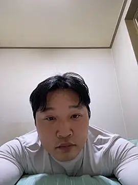 Snapshot of offwhite777 chatting on 02.07.25 offwhite777 online show from 02.07.25