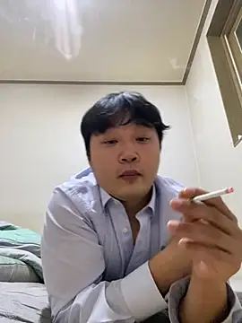 Snapshot of offwhite777 chatting on 02.17.25 offwhite777 online show from 02.17.25