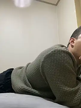 Snapshot of offwhite777 chatting on 02.23.25 offwhite777 online show from 02.23.25