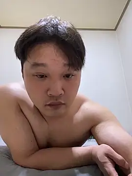 Snapshot of offwhite777 chatting on 02.23.25 offwhite777 online show from 02.23.25