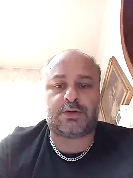 Snapshot of NAvoglia chatting on 05.11.26 NAvoglia online show from 05.11.26