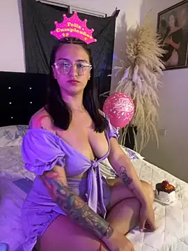 Emma Giraldo online show from 09.30.25