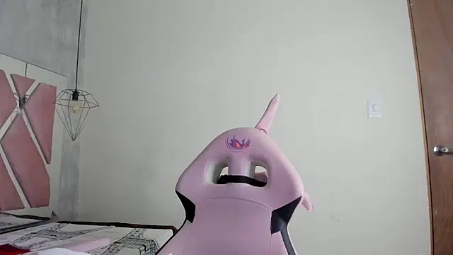 Snapshot of Raichell_ chatting on 03.20.25 Raichell online show from 03.20.25