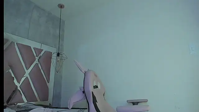 Snapshot of Raichell_ chatting on 03.21.25 Raichell online show from 03.21.25