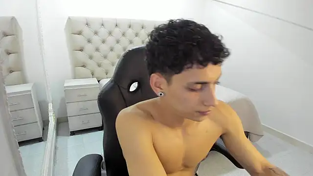 JhoanLeandro online show from 10.30.25