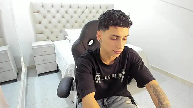 JhoanLeandro online show from 11.06.25