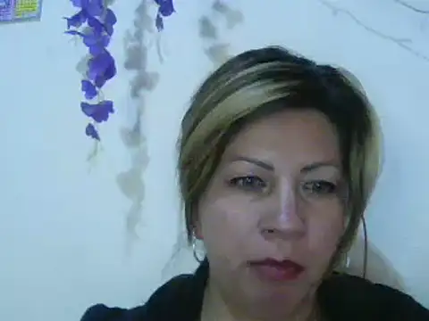Snapshot of xxsexycutexxx chatting on 02.25.25 xxsexycutexxx online show from 02.25.25