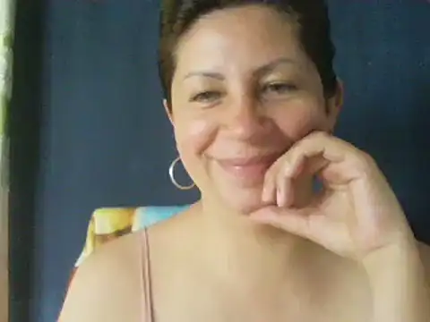 Snapshot of xxsexycutexxx chatting on 03.19.25 xxsexycutexxx online show from 03.19.25