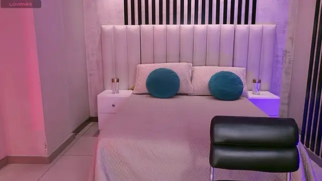 AmaiaHaywood online show from 01.16.26